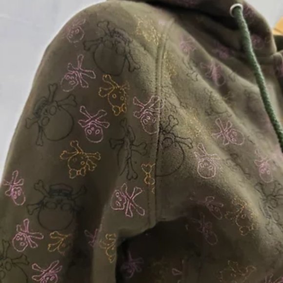 New Skull Hoodie - Picture 5 of 9